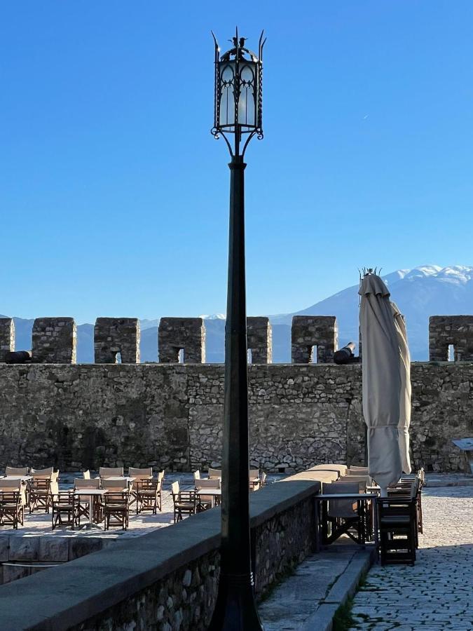 Nafpaktos Beach Luxury Suites Eksteriør bilde