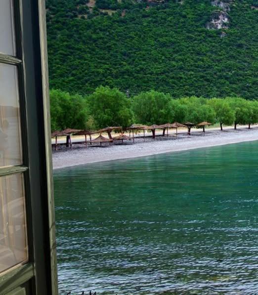 Nafpaktos Beach Luxury Suites Eksteriør bilde